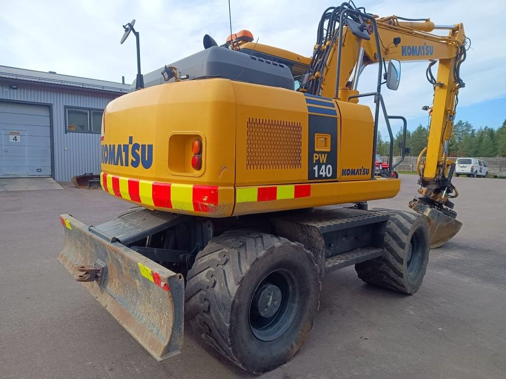 Komatsu MYYTY! SOLD! PW140-7 PYÖRITTÄJÄLLÄ - Excavadora de ruedas: foto 5 Komatsu MYYTY! SOLD! PW140-7 PYÖRITTÄJÄLLÄ - Excavadora de ruedas: foto 5