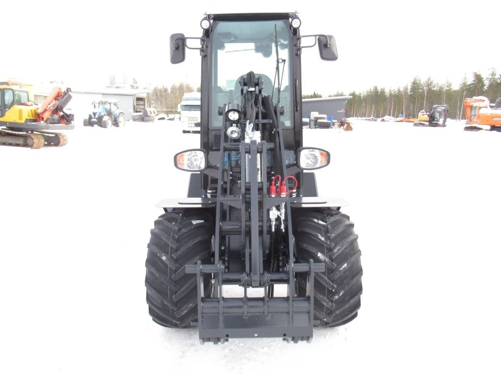 Kubota RT210-2 UUSI, TAKUU - Cargadora articulada: foto 3 Kubota RT210-2 UUSI, TAKUU - Cargadora articulada: foto 3