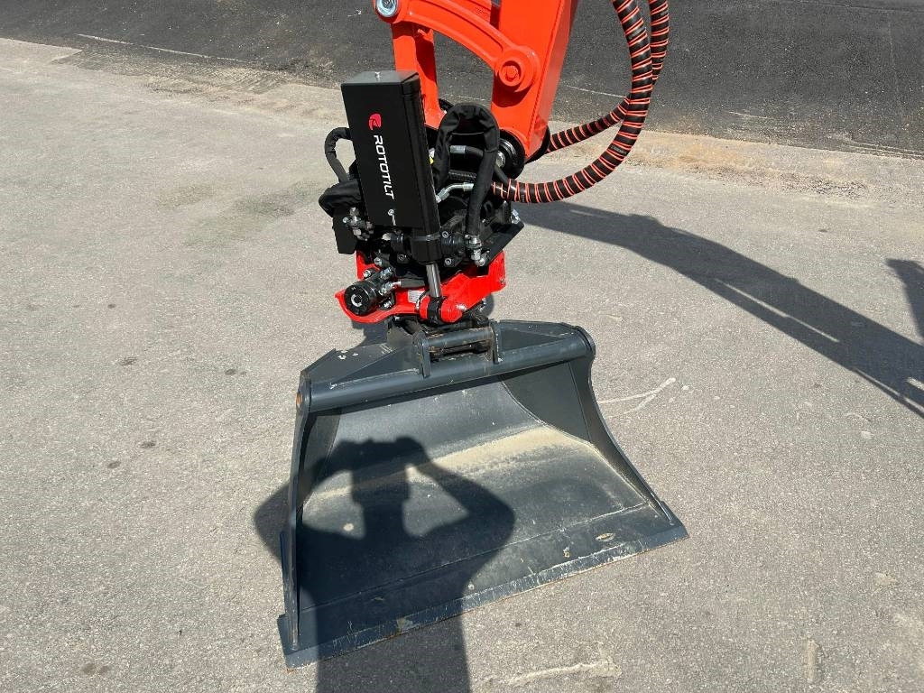 Miniexcavadora Kubota U50-5 DEMO PYÖRITTÄJÄLLÄ: foto 9