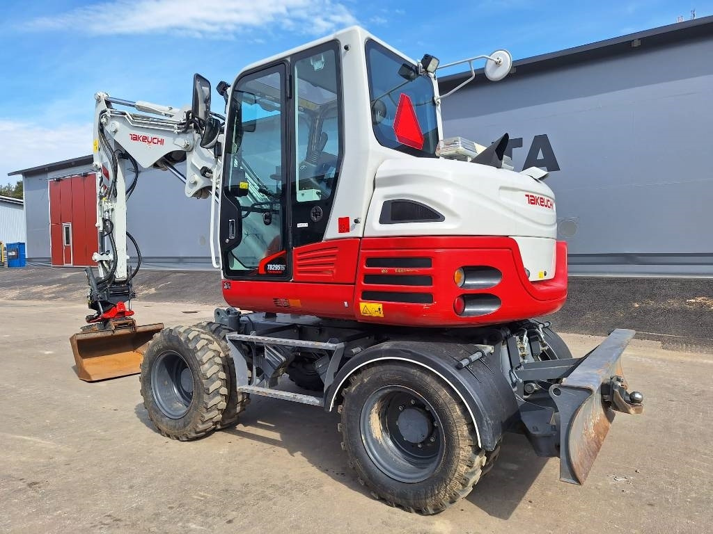 Takeuchi MYYTY! SOLD! TB295W PYÖRITTÄJÄLLÄ  - Excavadora de ruedas: foto 2 Takeuchi MYYTY! SOLD! TB295W PYÖRITTÄJÄLLÄ  - Excavadora de ruedas: foto 2