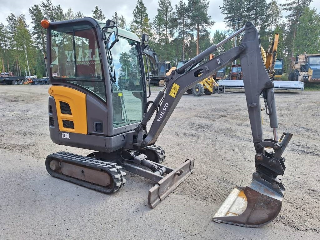 Volvo EC18C KALLISTAJALLA *EI ALVIA* - Miniexcavadora: foto 5 Volvo EC18C KALLISTAJALLA *EI ALVIA* - Miniexcavadora: foto 5