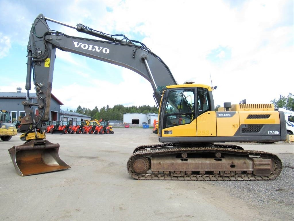 Volvo EC300DL PYÖRITTÄJÄLLÄ - Excavadora de cadenas: foto 1 Volvo EC300DL PYÖRITTÄJÄLLÄ - Excavadora de cadenas: foto 1