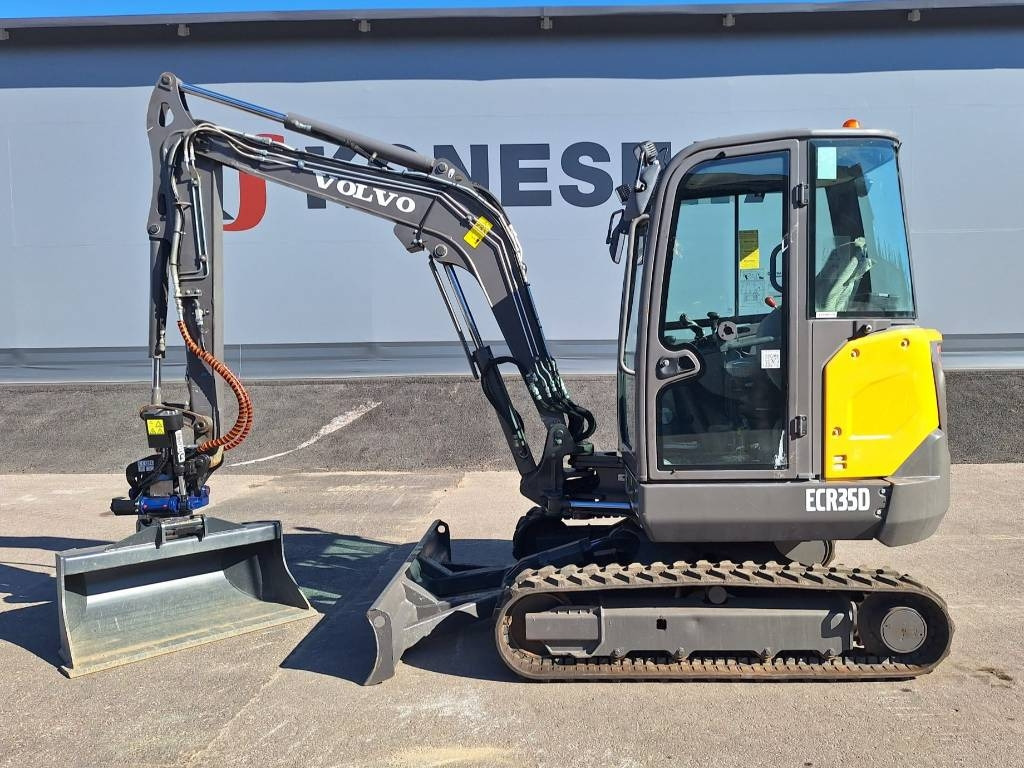 Volvo EC35D PYÖRITTÄJÄLLÄ - Miniexcavadora: foto 1 Volvo EC35D PYÖRITTÄJÄLLÄ - Miniexcavadora: foto 1