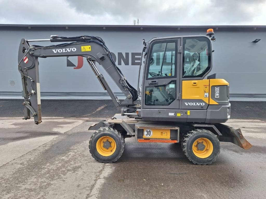 Volvo EW60E VÄHÄN AJETTU  - Excavadora de ruedas: foto 1 Volvo EW60E VÄHÄN AJETTU  - Excavadora de ruedas: foto 1