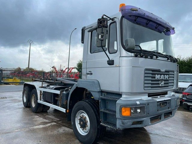 MAN 33-350. 6X6. Motorschaden. - Camión multibasculante: foto 2 MAN 33-350. 6X6. Motorschaden. - Camión multibasculante: foto 2