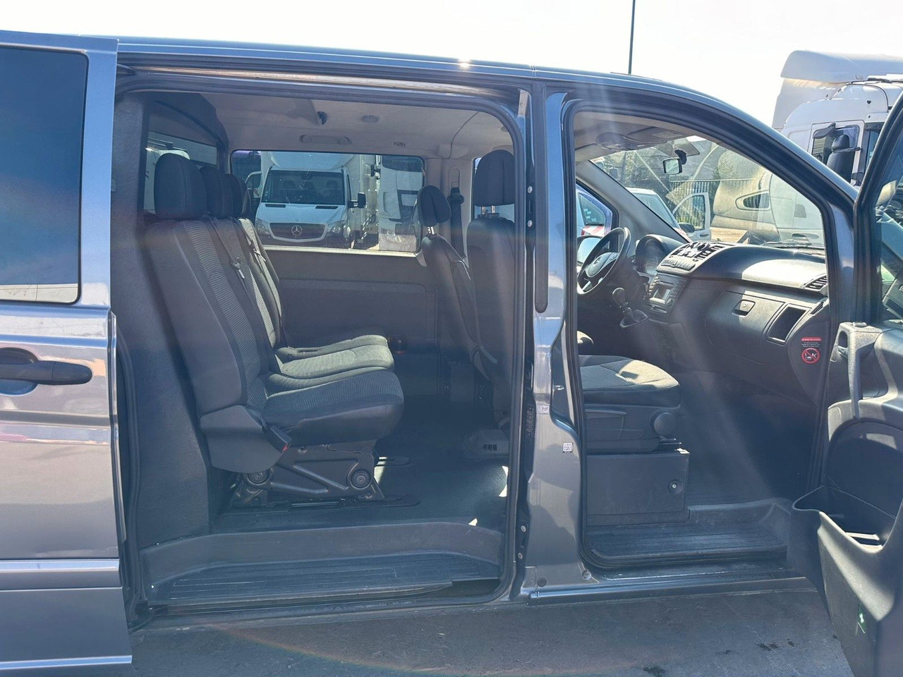 Mercedes-Benz Vito 116CDI. Doka 5pl. Klima. Tempomat. L2. - Furgoneta pequeña, Furgoneta combi: foto 3 Mercedes-Benz Vito 116CDI. Doka 5pl. Klima. Tempomat. L2. - Furgoneta pequeña, Furgoneta combi: foto 3
