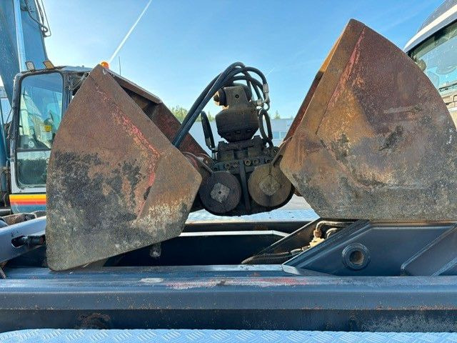 Renault Kerax 420dCi. 6X4. Hiab 144. Klima. - Camión grúa: foto 5 Renault Kerax 420dCi. 6X4. Hiab 144. Klima. - Camión grúa: foto 5