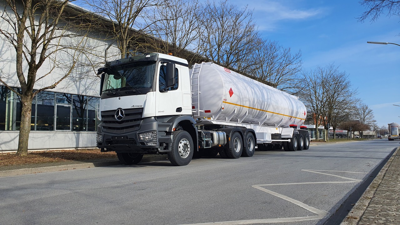 Sievering 40000 LITRE ADR FUEL TANK SEMI-TRAILER FOR MERCEDES ACTROS - Semirremolque cisterna: foto 2 Sievering 40000 LITRE ADR FUEL TANK SEMI-TRAILER FOR MERCEDES ACTROS - Semirremolque cisterna: foto 2