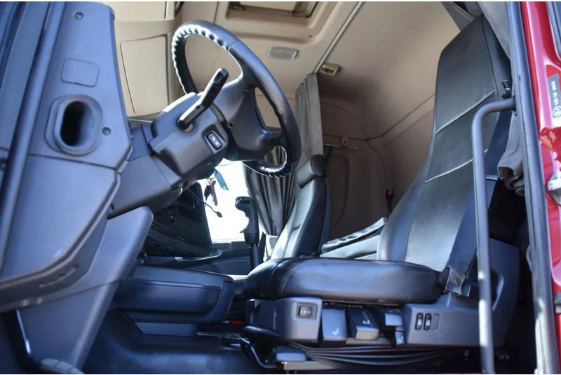 Scania R420 HL 6x2/4 - ADR FL - MANUAL - EURO 5 - 698 TKM - HYDRAULIC SYSTEM - LEATHER SEATS - XENON - - Cabeza tractora: foto 4 Scania R420 HL 6x2/4 - ADR FL - MANUAL - EURO 5 - 698 TKM - HYDRAULIC SYSTEM - LEATHER SEATS - XENON - - Cabeza tractora: foto 4