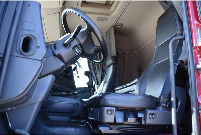 Scania R420 HL 6x2/4 - ADR FL - MANUAL - EURO 5 - 698 TKM - HYDRAULIC SYSTEM - LEATHER SEATS - XENON - - Cabeza tractora: foto 4 Scania R420 HL 6x2/4 - ADR FL - MANUAL - EURO 5 - 698 TKM - HYDRAULIC SYSTEM - LEATHER SEATS - XENON - - Cabeza tractora: foto 4