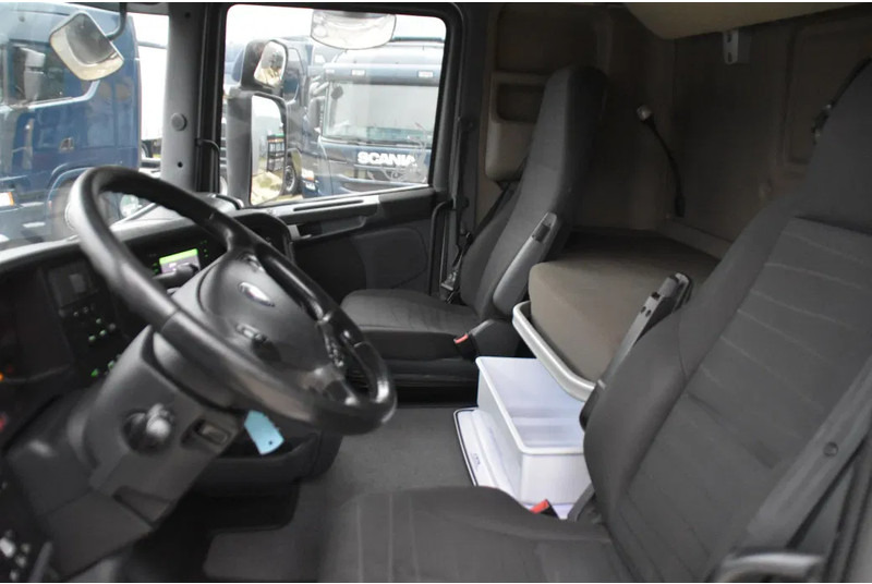Scania R450 HL 4x2MNB - CROWN EDITION - ADR FL - SCR ONLY - RETARDER - FULL AIR - PTO - NAVI - 2 BEDS - XENON - - Cabeza tractora: foto 5 Scania R450 HL 4x2MNB - CROWN EDITION - ADR FL - SCR ONLY - RETARDER - FULL AIR - PTO - NAVI - 2 BEDS - XENON - - Cabeza tractora: foto 5
