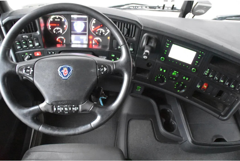 Scania R450 HL 4x2MNB - CROWN EDITION - ADR FL - SCR ONLY - RETARDER - FULL AIR - PTO - NAVI - 2 BEDS - XENON - - Cabeza tractora: foto 5 Scania R450 HL 4x2MNB - CROWN EDITION - ADR FL - SCR ONLY - RETARDER - FULL AIR - PTO - NAVI - 2 BEDS - XENON - - Cabeza tractora: foto 5