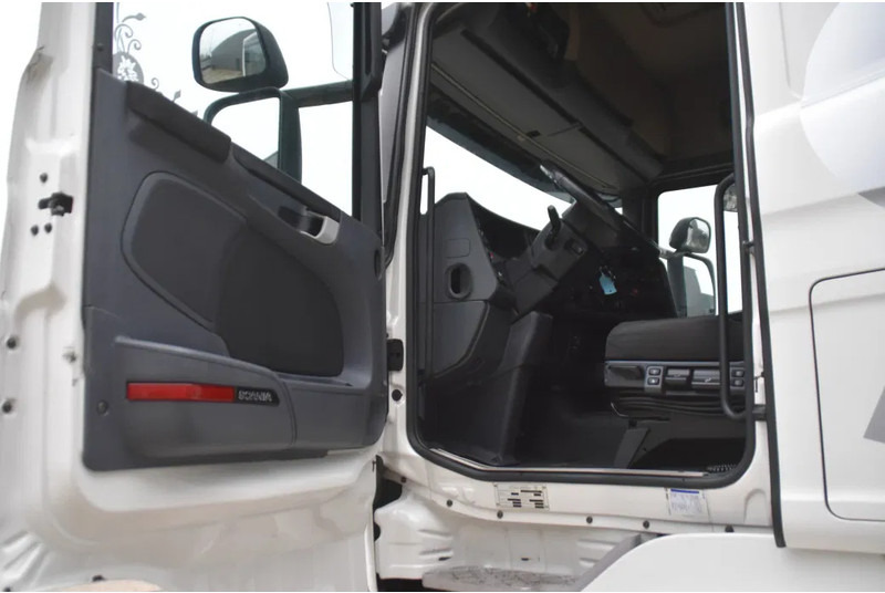 Scania R450 HL 4x2MNB - CROWN EDITION - ADR FL - SCR ONLY - RETARDER - FULL AIR - PTO - NAVI - 2 BEDS - XENON - - Cabeza tractora: foto 4 Scania R450 HL 4x2MNB - CROWN EDITION - ADR FL - SCR ONLY - RETARDER - FULL AIR - PTO - NAVI - 2 BEDS - XENON - - Cabeza tractora: foto 4