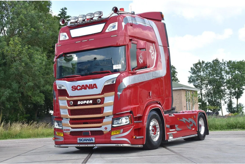 Scania R650 V8 NGS 4x2NB - LIKE NEW - RETARDER - FULL AIR - PARK. AIRCO - 4 POINT AIR SUSP. - 2 x FUEL TANKS - ALCOA'S - - Cabeza tractora: foto 2 Scania R650 V8 NGS 4x2NB - LIKE NEW - RETARDER - FULL AIR - PARK. AIRCO - 4 POINT AIR SUSP. - 2 x FUEL TANKS - ALCOA'S - - Cabeza tractora: foto 2