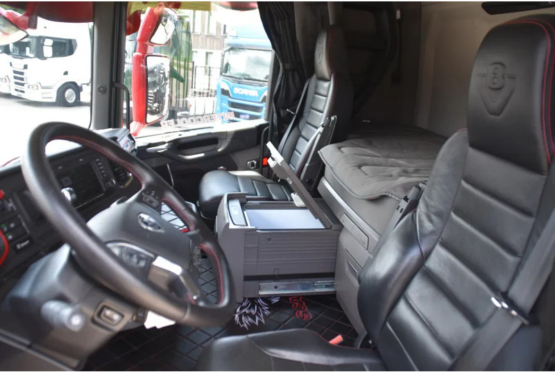 Scania R650 V8 NGS 4x2NB - LIKE NEW - RETARDER - FULL AIR - PARK. AIRCO - 4 POINT AIR SUSP. - 2 x FUEL TANKS - ALCOA'S - - Cabeza tractora: foto 5 Scania R650 V8 NGS 4x2NB - LIKE NEW - RETARDER - FULL AIR - PARK. AIRCO - 4 POINT AIR SUSP. - 2 x FUEL TANKS - ALCOA'S - - Cabeza tractora: foto 5