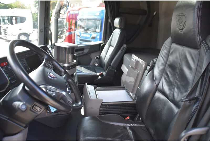 Scania S450 NGS 4x2 - RETARDER - 709 TKM - PARK. AIRCO - LEATHER SEATS - 2 x FUEL TANKS - LED LIGHTS - TOP CONDITION - - Cabeza tractora: foto 5 Scania S450 NGS 4x2 - RETARDER - 709 TKM - PARK. AIRCO - LEATHER SEATS - 2 x FUEL TANKS - LED LIGHTS - TOP CONDITION - - Cabeza tractora: foto 5