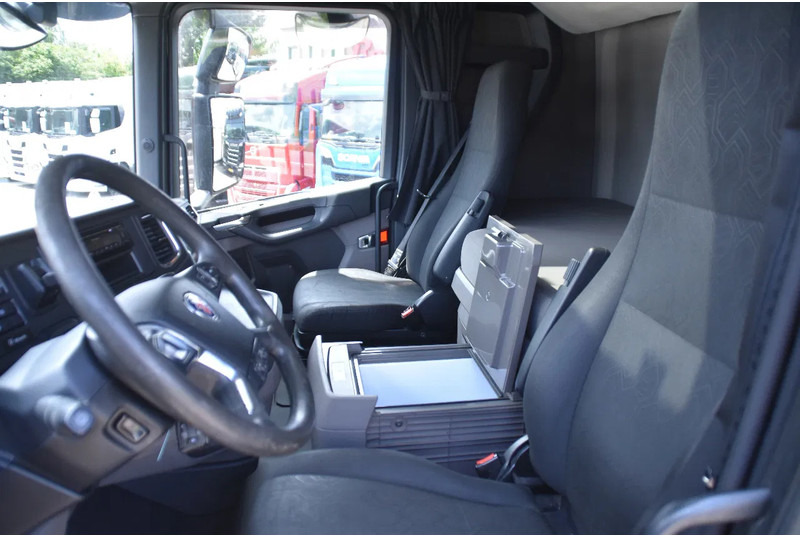 Scania S450 NGS 4x2NB - RETARDER - 746 TKM - FULL AIR - AIRCO - 2 x FUEL TANKS - TOP CONDITION - - Cabeza tractora: foto 5 Scania S450 NGS 4x2NB - RETARDER - 746 TKM - FULL AIR - AIRCO - 2 x FUEL TANKS - TOP CONDITION - - Cabeza tractora: foto 5