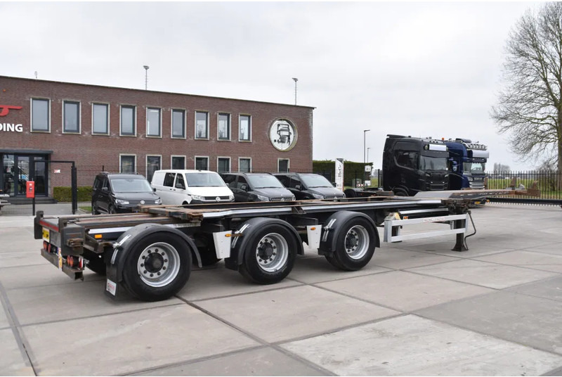 Renders ROC 16.30 - LIFT AXLE - BPW AXLES - DISC BRAKES - GOOD CONDITION - - Semirremolque portacontenedore/ Intercambiable: foto 2 Renders ROC 16.30 - LIFT AXLE - BPW AXLES - DISC BRAKES - GOOD CONDITION - - Semirremolque portacontenedore/ Intercambiable: foto 2