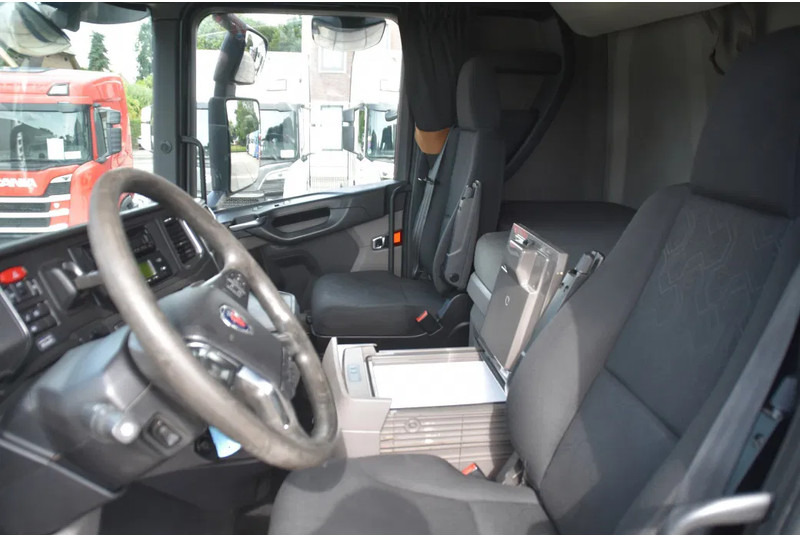 Scania S520 V8 NGS 6x2*4NB + SCHMITZ ZKO 20 - THERMO KING - RETARDER - FULL AIR - WHEELBASE: 515 CM - TOP CONDITION - - Camión frigorífico: foto 5 Scania S520 V8 NGS 6x2*4NB + SCHMITZ ZKO 20 - THERMO KING - RETARDER - FULL AIR - WHEELBASE: 515 CM - TOP CONDITION - - Camión frigorífico: foto 5