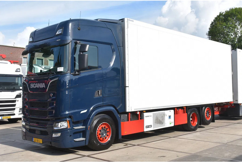 Scania S520 V8 NGS 6x2*4NB - THERMO KING - RETARDER - FULL AIR - WHEELBASE: 515 CM - LED LIGHTS - TOP CONDITION - - Camión frigorífico: foto 1 Scania S520 V8 NGS 6x2*4NB - THERMO KING - RETARDER - FULL AIR - WHEELBASE: 515 CM - LED LIGHTS - TOP CONDITION - - Camión frigorífico: foto 1