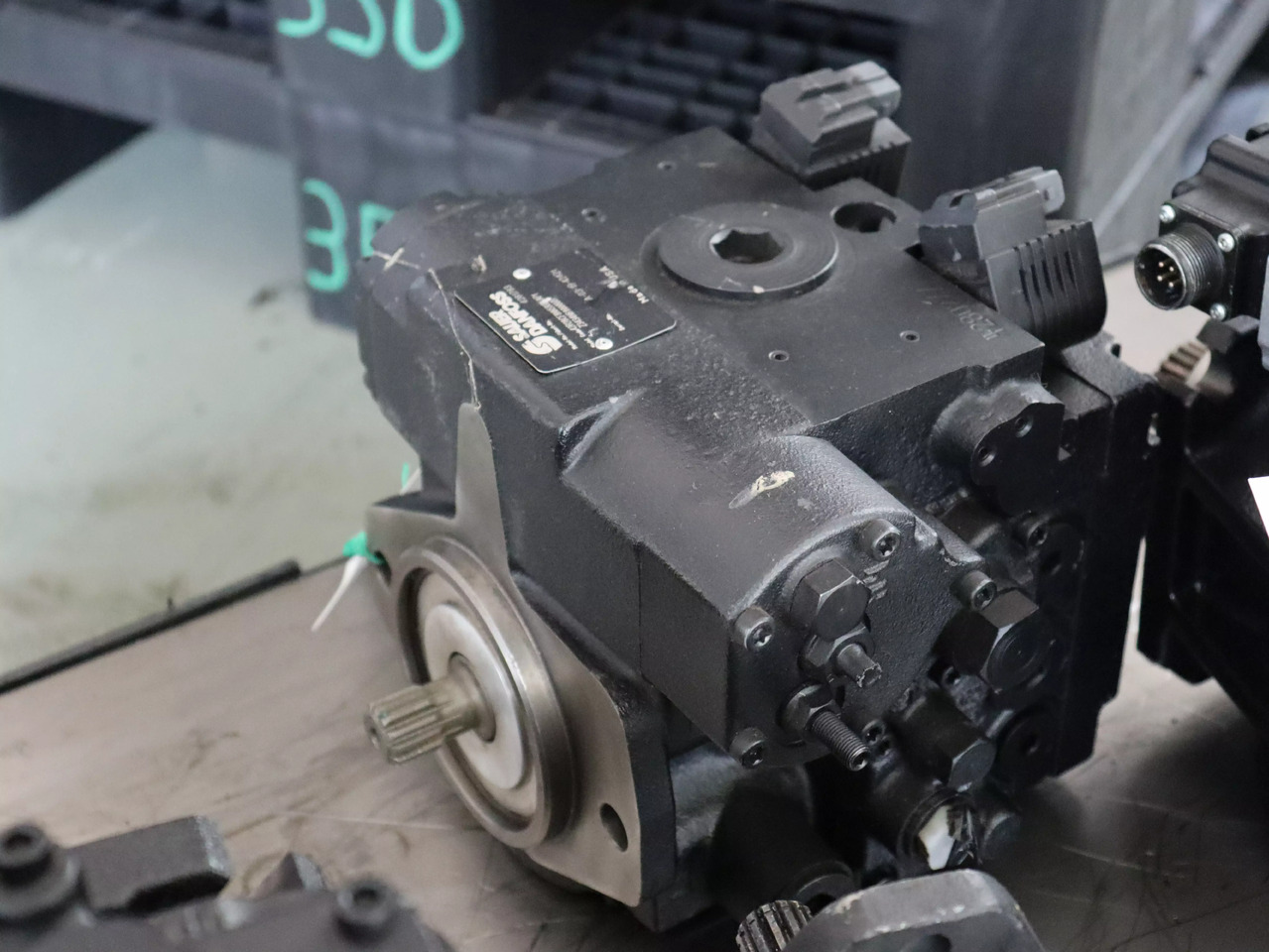 DANFOSS 42R28CF8NN53UDXAP1Z3434N61 - Bomba hidráulica para Equipo de manutención: foto 2 DANFOSS 42R28CF8NN53UDXAP1Z3434N61 - Bomba hidráulica para Equipo de manutención: foto 2