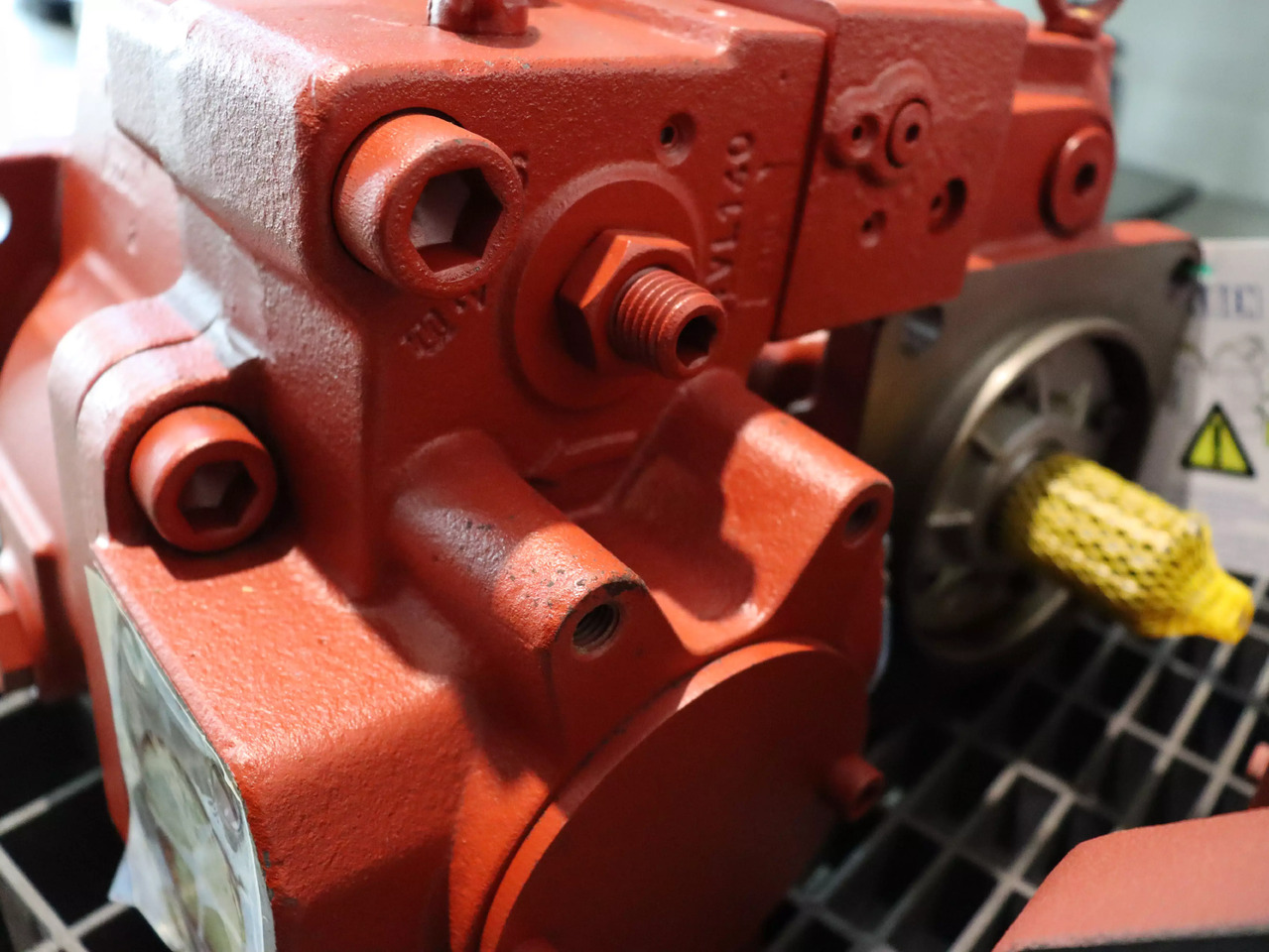 KAWASAKI K3VL140B-1NRSM-L01 H1 - Bomba hidráulica para Maquinaria de construcción: foto 4 KAWASAKI K3VL140B-1NRSM-L01 H1 - Bomba hidráulica para Maquinaria de construcción: foto 4