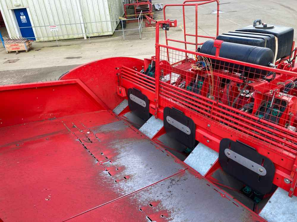 Cosechadora Grimme Grimme GL 430, 4 Row, Tilla/Cup Potato Planter combination: foto 17 Cosechadora Grimme Grimme GL 430, 4 Row, Tilla/Cup Potato Planter combination: foto 17