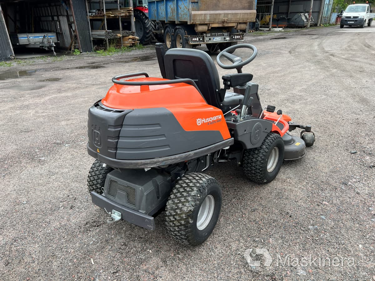Åkgräsklippare Husqvarna R422 Ts AWD - Cortacésped: foto 5 Åkgräsklippare Husqvarna R422 Ts AWD - Cortacésped: foto 5