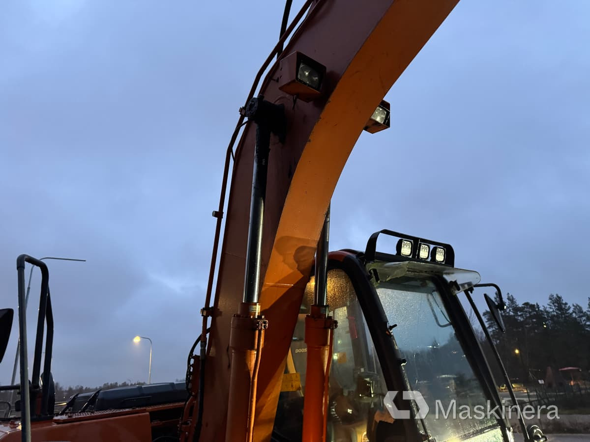 Excavadora de cadenas Grävmaskin Doosan DX140LC: foto 24 Excavadora de cadenas Grävmaskin Doosan DX140LC: foto 24