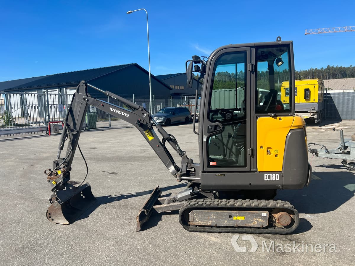 Excavadora de cadenas Grävmaskin Volvo EC18D med maskintrailer och redskap: foto 8