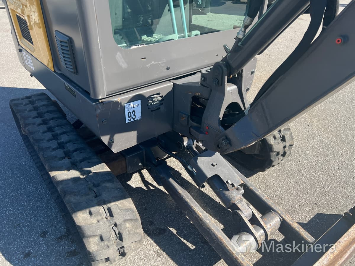 Excavadora de cadenas Grävmaskin Volvo EC18D med maskintrailer och redskap: foto 12