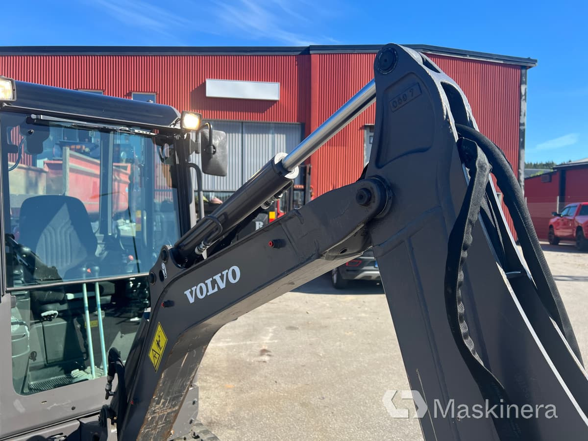 Excavadora de cadenas Grävmaskin Volvo EC18D med maskintrailer och redskap: foto 21