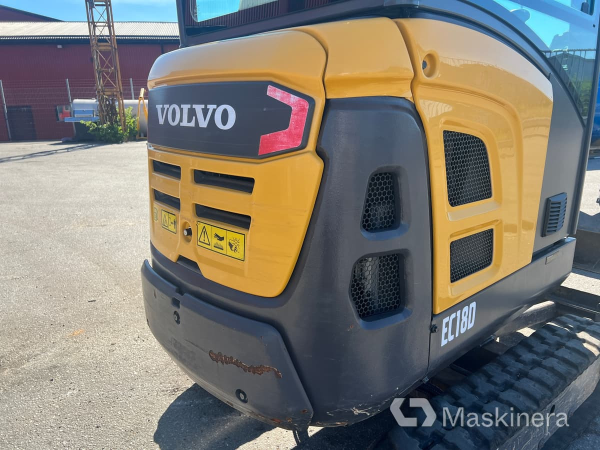 Excavadora de cadenas Grävmaskin Volvo EC18D med maskintrailer och redskap: foto 24