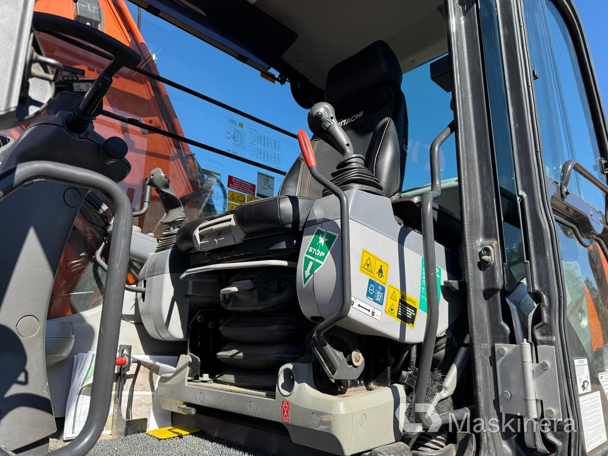 Leasing de  Hitachi ZX170W-5B Hjulgrävare Hitachi ZX170W med vagn Hitachi ZX170W-5B Hjulgrävare Hitachi ZX170W med vagn: foto 24