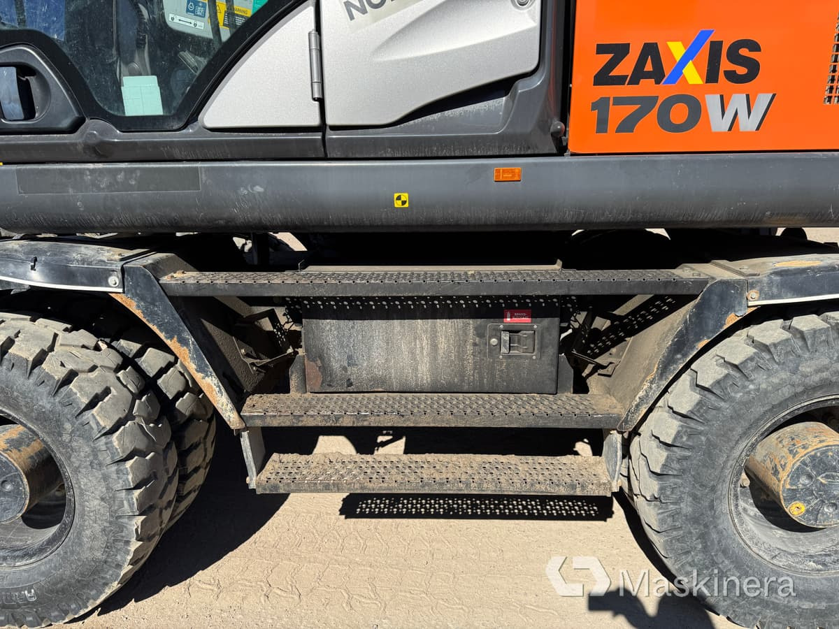 Leasing de  Hitachi ZX170W-5B Hjulgrävare Hitachi ZX170W med vagn Hitachi ZX170W-5B Hjulgrävare Hitachi ZX170W med vagn: foto 33