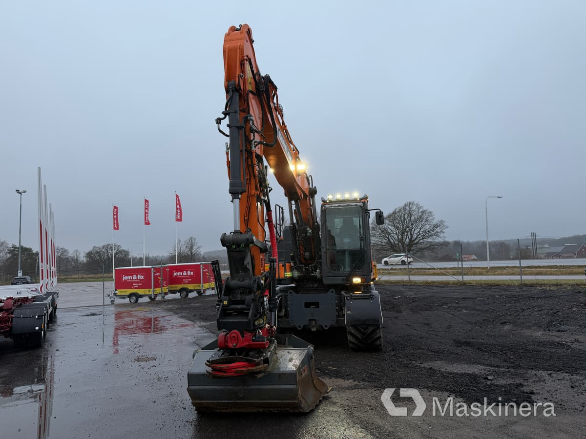 Hjulgrävare Develon DX170W-7 med tillbehör - Excavadora de cadenas: foto 2 Hjulgrävare Develon DX170W-7 med tillbehör - Excavadora de cadenas: foto 2