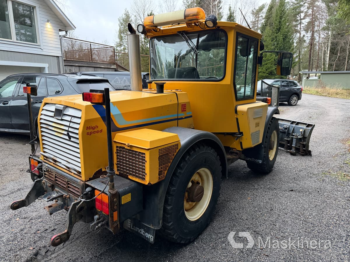 Hjullastare Lundberg 4200 Ls med vikplog - Cargadora de ruedas: foto 4 Hjullastare Lundberg 4200 Ls med vikplog - Cargadora de ruedas: foto 4