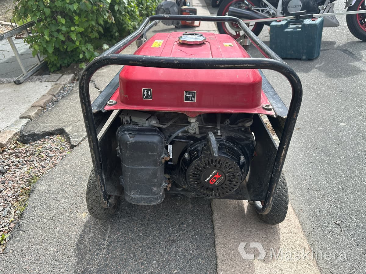 Honda ECMT 7000 Elverk Honda ECMT 7000 - Generador industriale: foto 3 Honda ECMT 7000 Elverk Honda ECMT 7000 - Generador industriale: foto 3