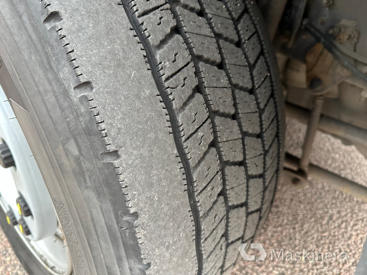 Camión caja cerrada Lastbil Volvo FH 2018 Euro 6: foto 41