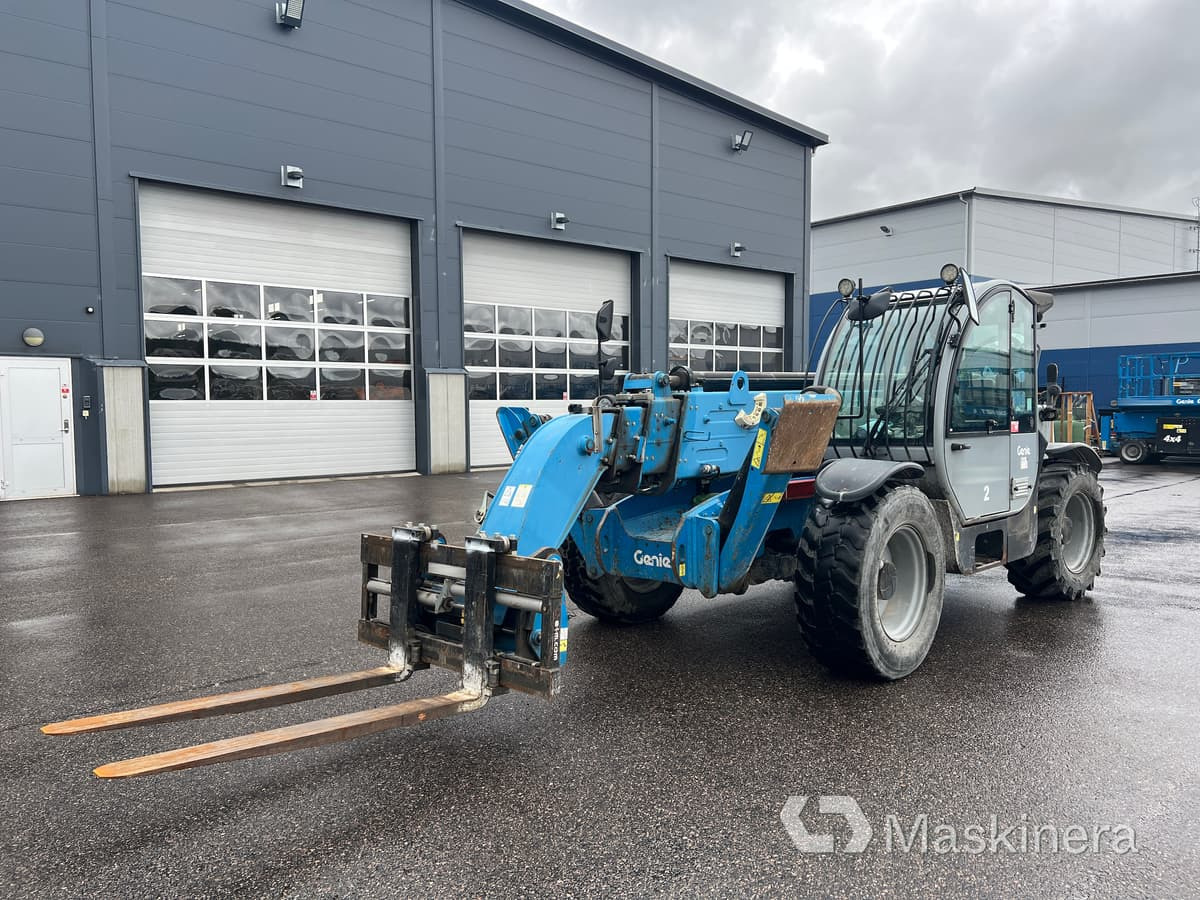 Teleskoplastare Genie GTH 4017SX med tillbehör - Otra maquinaria: foto 1 Teleskoplastare Genie GTH 4017SX med tillbehör - Otra maquinaria: foto 1