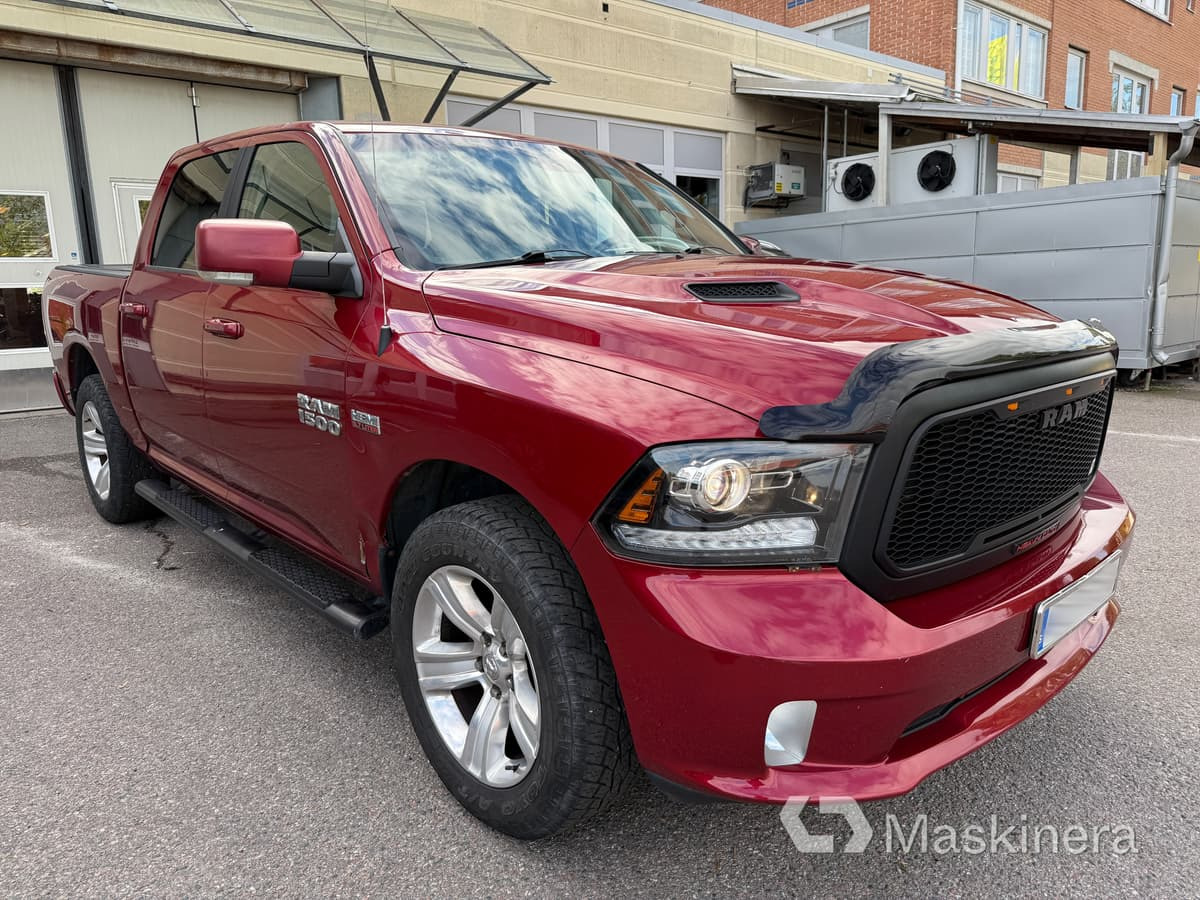 Pickup Dodge Ram 1500 Crew Cab 5.7L V8 HEMI - Furgoneta pequeña: foto 3 Pickup Dodge Ram 1500 Crew Cab 5.7L V8 HEMI - Furgoneta pequeña: foto 3