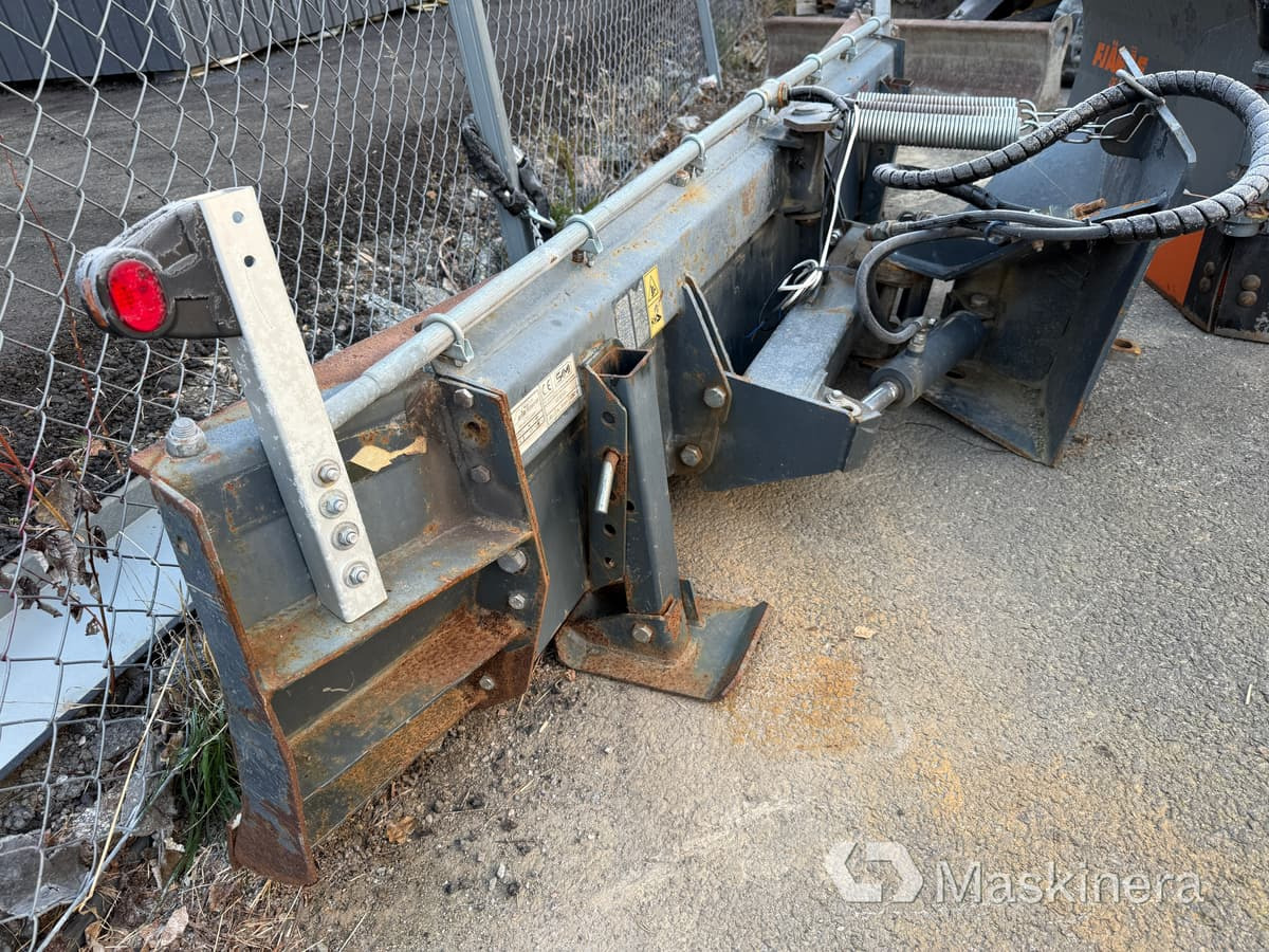 Sami A410365 Schaktblad / Snöplog 2500mm med Avantfäste - Cuchilla quitanieves: foto 2 Sami A410365 Schaktblad / Snöplog 2500mm med Avantfäste - Cuchilla quitanieves: foto 2