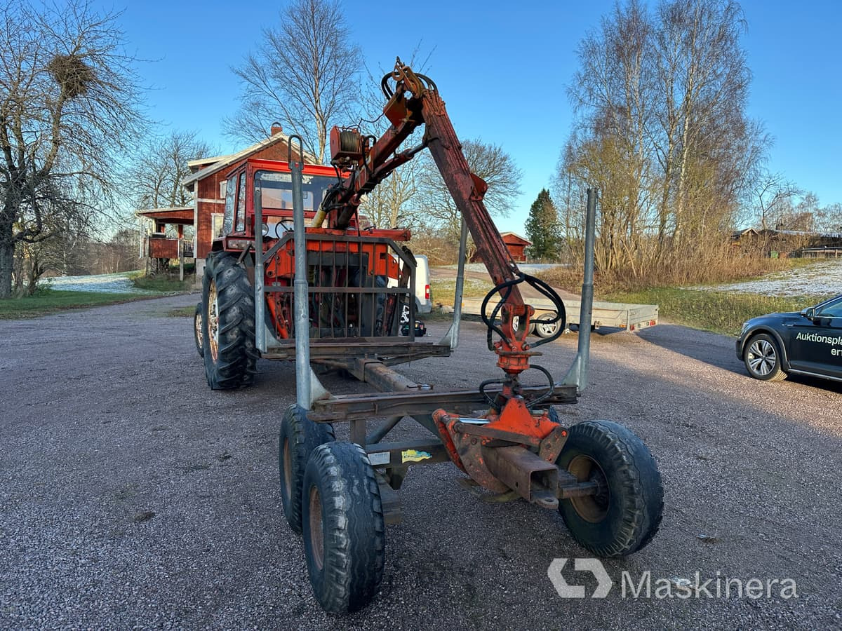 Traktor Belarus 50S med skogsvagn och lastare - Tractor: foto 5 Traktor Belarus 50S med skogsvagn och lastare - Tractor: foto 5