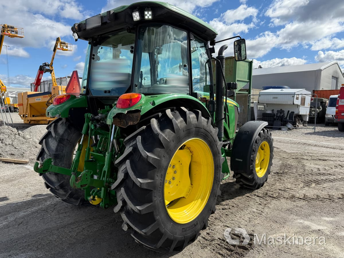 Traktor John Deere 5075M med snöutrustning - Tractor: foto 5 Traktor John Deere 5075M med snöutrustning - Tractor: foto 5