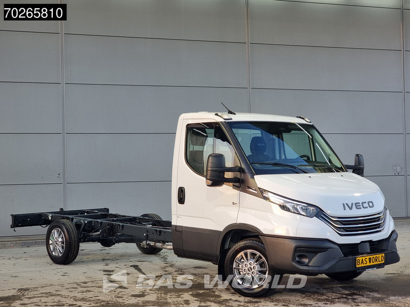Iveco Daily 35S16 Automaat 410wb 2025model Chassis Cabine Camera Scherm Airco Cruise Fahrgestell Airco Cruise control - Furgoneta: foto 2 Iveco Daily 35S16 Automaat 410wb 2025model Chassis Cabine Camera Scherm Airco Cruise Fahrgestell Airco Cruise control - Furgoneta: foto 2