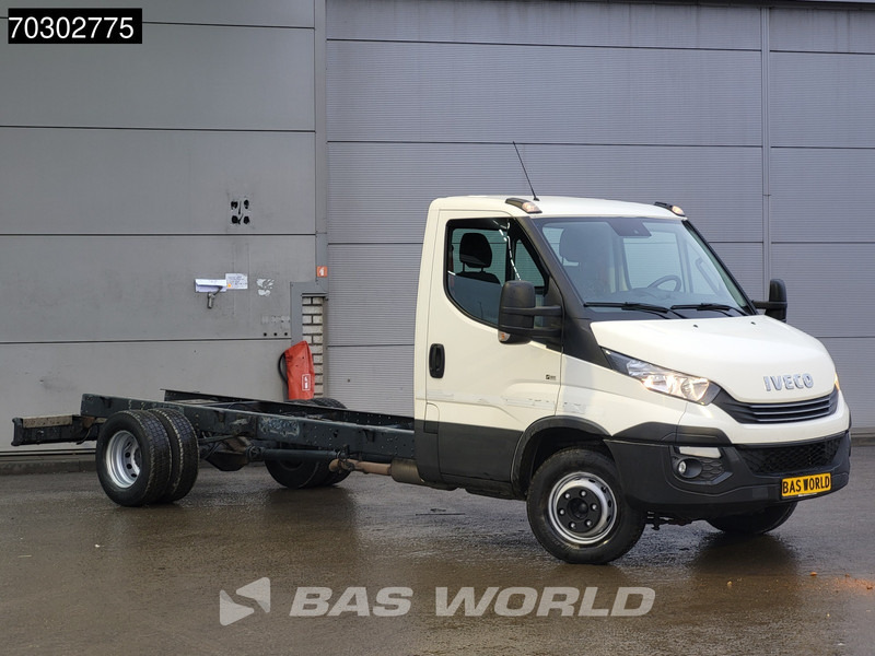 Iveco Daily 70C21 3.0L Automaat Luchtvering 435cm WB 210PK Chassis Cabine Airco Cruise Standkachel Euro6 Chassis Fahrgestell Airco Cruise co - Furgoneta: foto 3 Iveco Daily 70C21 3.0L Automaat Luchtvering 435cm WB 210PK Chassis Cabine Airco Cruise Standkachel Euro6 Chassis Fahrgestell Airco Cruise co - Furgoneta: foto 3
