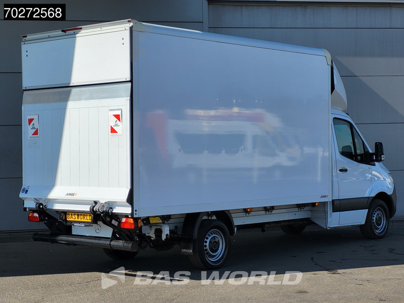 Mercedes-Benz Sprinter 317 CDI Laadklep Automaat Bakwagen 170PK Camera Airco Euro6 Meubelbak Koffer 20m3 Airco - Furgoneta caja cerrada: foto 3 Mercedes-Benz Sprinter 317 CDI Laadklep Automaat Bakwagen 170PK Camera Airco Euro6 Meubelbak Koffer 20m3 Airco - Furgoneta caja cerrada: foto 3