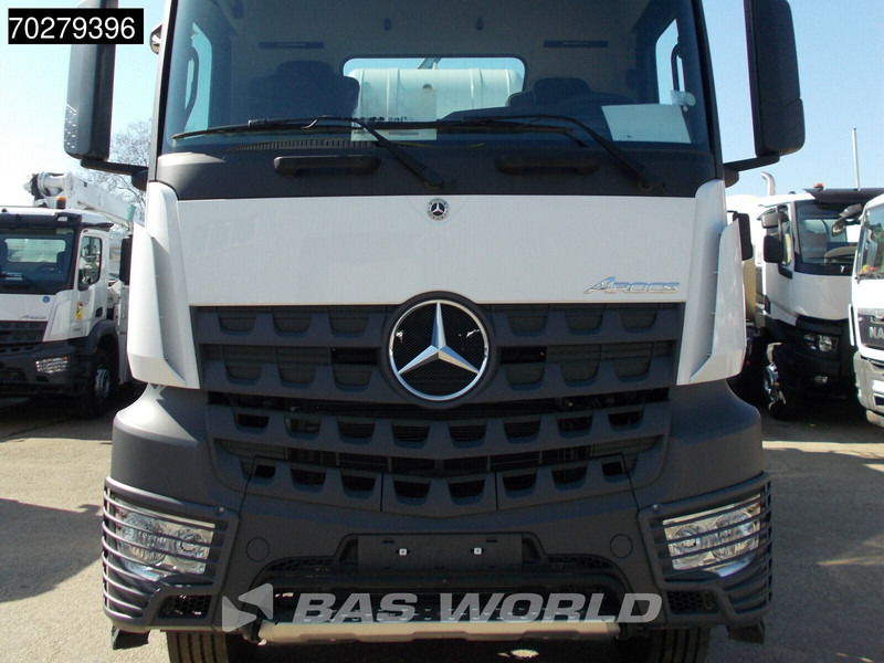 Mercedes-Benz Arocs 4145 8X4 10m3 Schwing Stetter mixer Manual Steelsuspension Euro 3 - Camión hormigonera: foto 5 Mercedes-Benz Arocs 4145 8X4 10m3 Schwing Stetter mixer Manual Steelsuspension Euro 3 - Camión hormigonera: foto 5