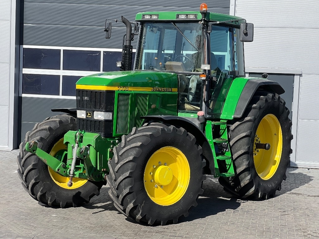 John Deere 7710 PQ - Tractor: foto 2 John Deere 7710 PQ - Tractor: foto 2