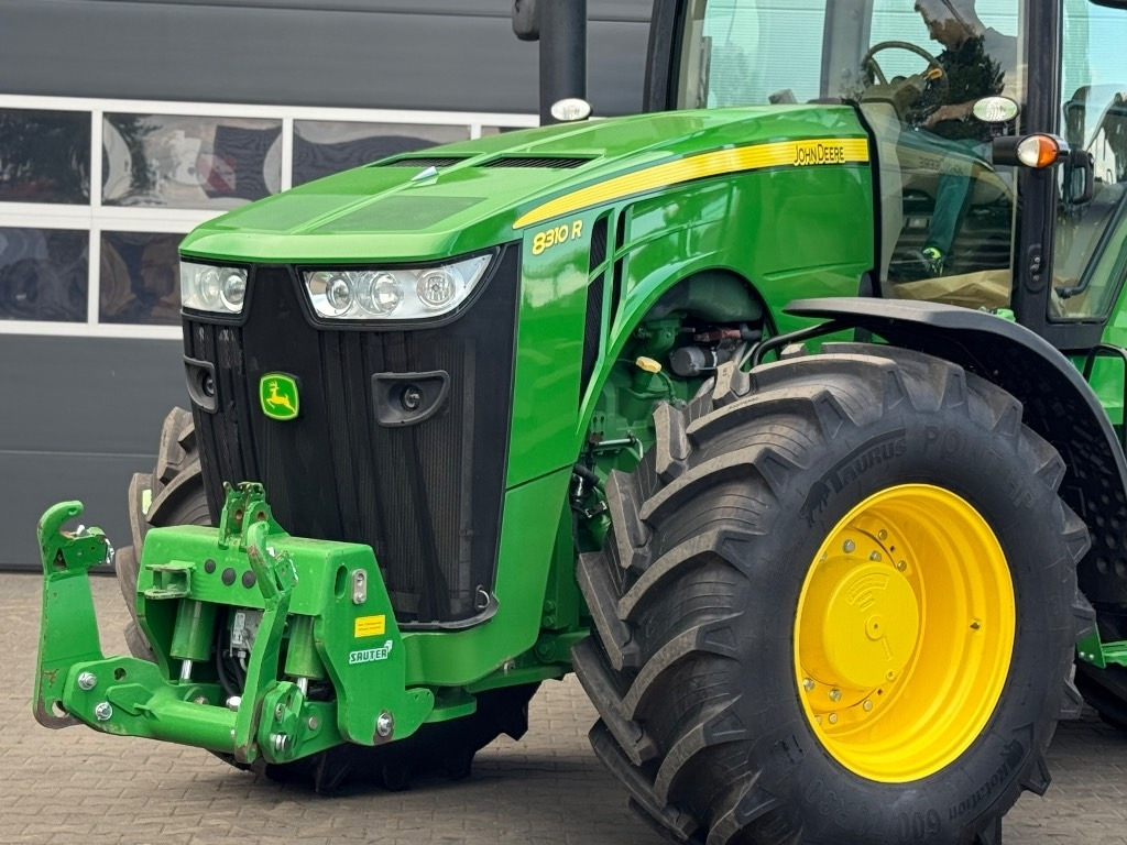 John Deere 8310 R - Tractor: foto 3 John Deere 8310 R - Tractor: foto 3